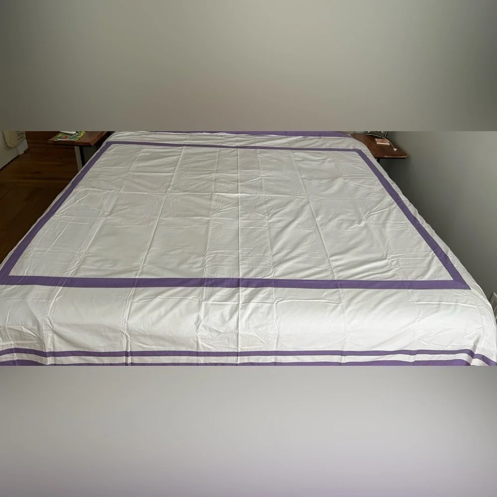 Pottery Barn Teen Suite Organic Cotton Duvet Cover in Purple and White - King